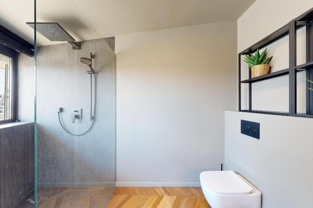 Stylovy Loft S Ohromnou Terasou Apartment Bratislava Luaran gambar