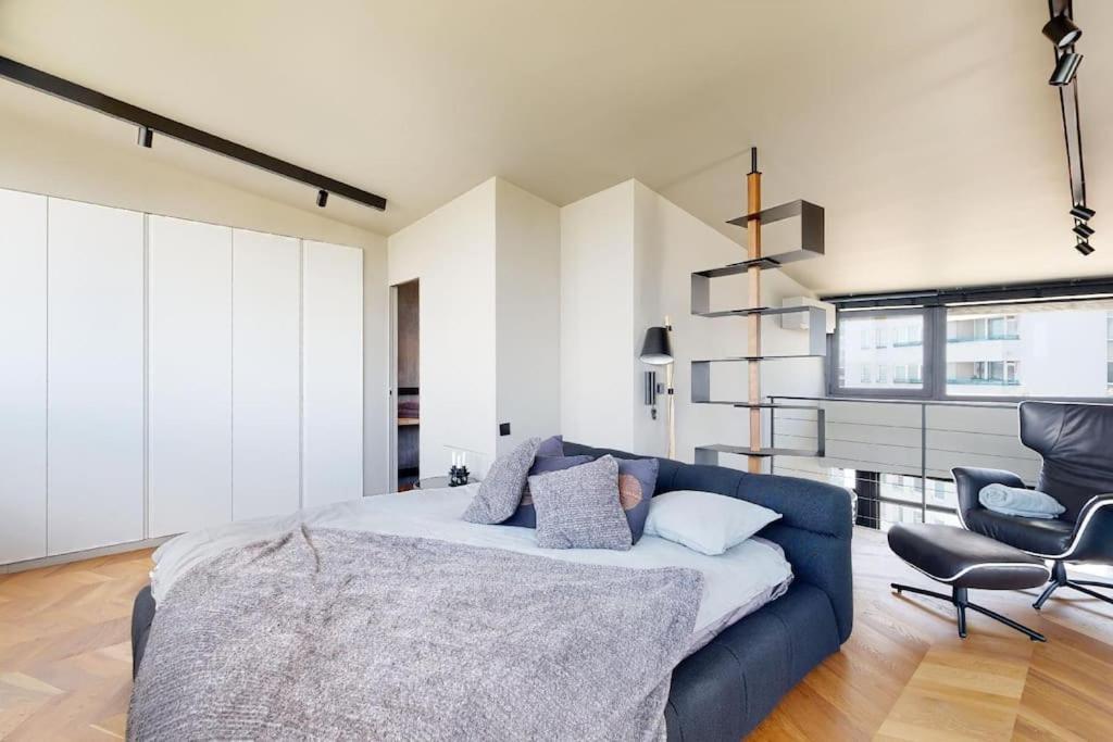 Stylovy Loft S Ohromnou Terasou Apartment Bratislava Luaran gambar
