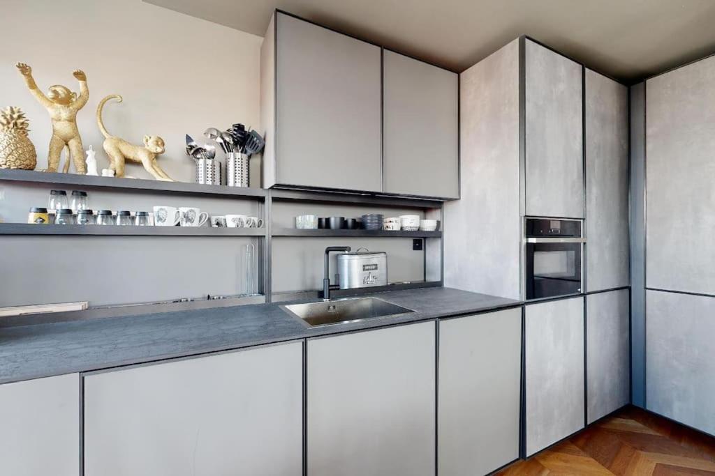 Stylovy Loft S Ohromnou Terasou Apartment Bratislava Luaran gambar
