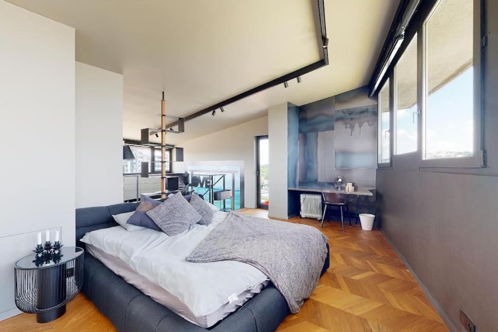 Stylovy Loft S Ohromnou Terasou Apartment Bratislava Luaran gambar