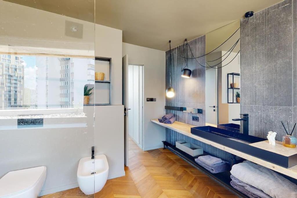 Stylovy Loft S Ohromnou Terasou Apartment Bratislava Luaran gambar